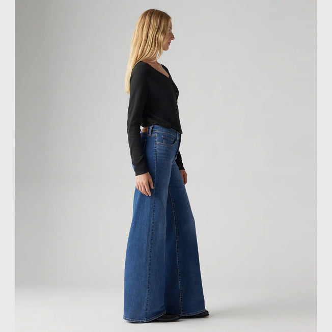Levis 318 Shaping Wide Leg Jean