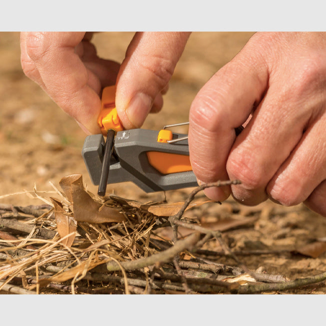 Smiths EdgeSport Pack Pal Sharpener + Fire Starter